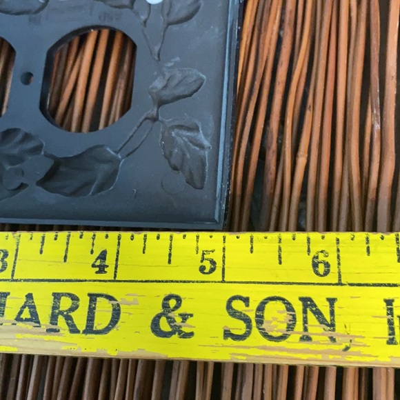 Amerteck Brass Plug Socket Covers - Picture 6 of 8